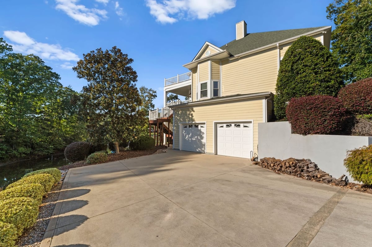 The Lookout Lakehouse