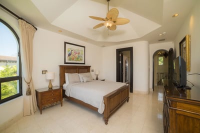 Luxury Villa Photo #24