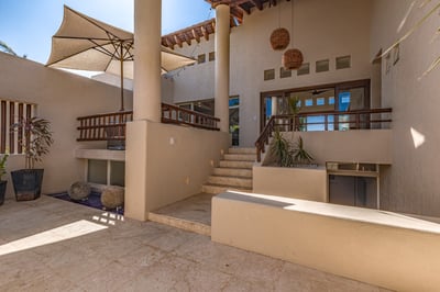 Luxury Villa Photo #16