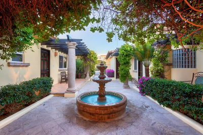 Luxury Villa Photo #55