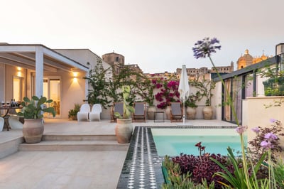 Luxury Villa Photo #13