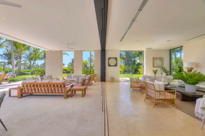 Luxury Villa Photo #20