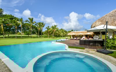 Luxury Villa Photo #3