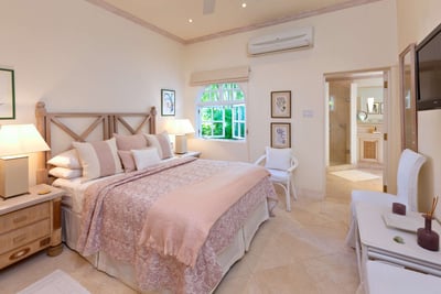 Luxury Villa Photo #10