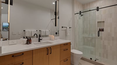 King ensuite on upper level