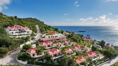 Luxury Villa Photo #2