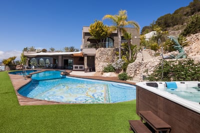 Luxury Villa Photo #2