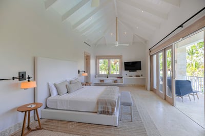 Luxury Villa Photo #18