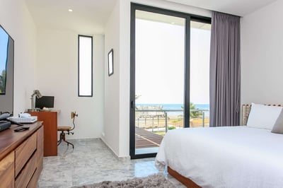 Luxury Villa Photo #27