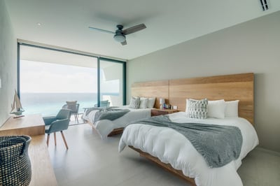 Luxury Villa Photo #37