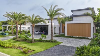 Luxury Villa Photo #22