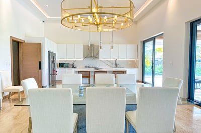Luxury Villa Photo #16