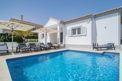 Luxury Villa Photo #3
