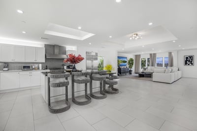 Luxury Villa Photo #18