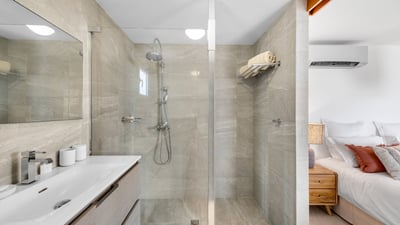 Luxury Villa Photo #31