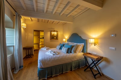 Luxury Villa Photo #35