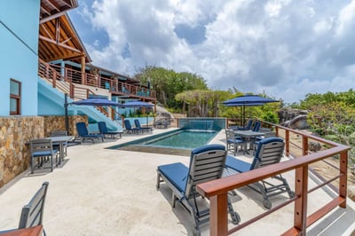 Luxury Villa Photo #3