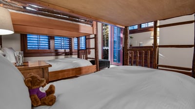 Bunkroom ensuite on lower level