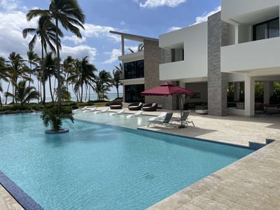 Luxury Villa Photo #8