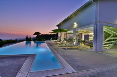 Luxury Villa Photo #3