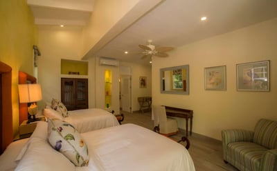 Luxury Villa Photo #15