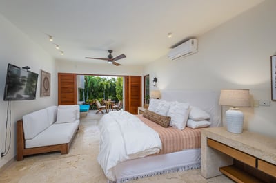 Luxury Villa Photo #48