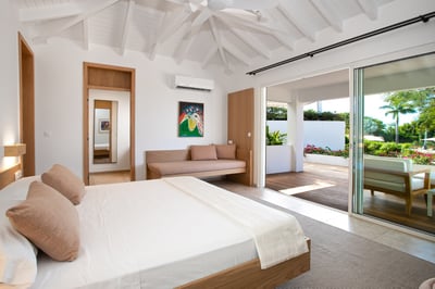 Luxury Villa Photo #28
