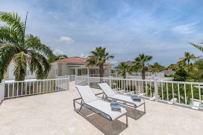 Luxury Villa Photo #15