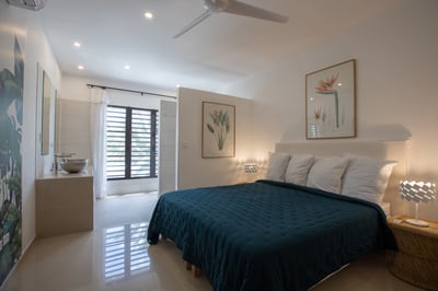 Luxury Villa Photo #35