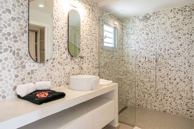 Luxury Villa Photo #24