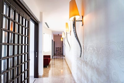 Luxury Villa Photo #18