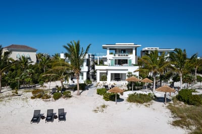 Luxury Villa Photo #4