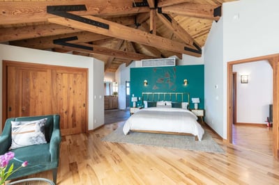 Luxury Villa Photo #49
