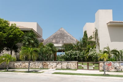 Luxury Villa Photo #9