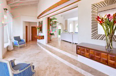 Luxury Villa Photo #12