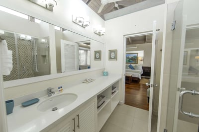Luxury Villa Photo #24
