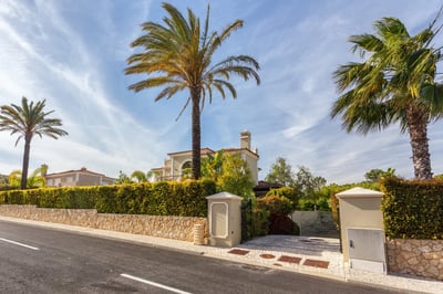 Luxury Villa Photo #9