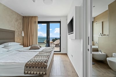 Luxury Villa Photo #27