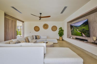 Luxury Villa Photo #21