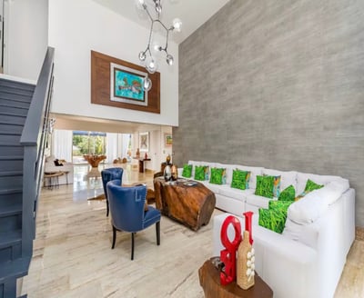 Luxury Villa Photo #12
