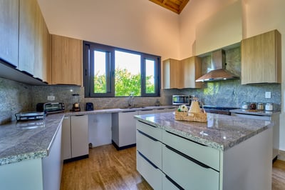 Luxury Villa Photo #11