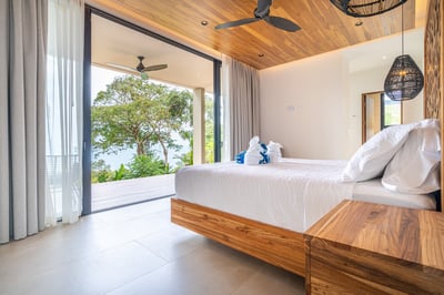 Luxury Villa Photo #41