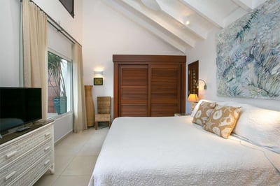Luxury Villa Photo #20