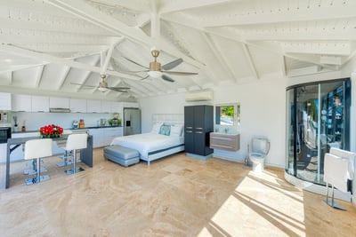 Luxury Villa Photo #22