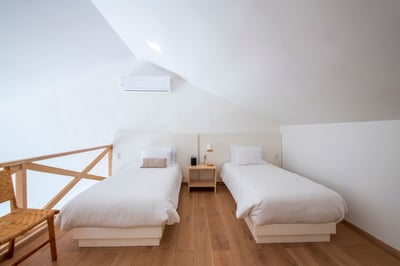 Luxury Villa Photo #24