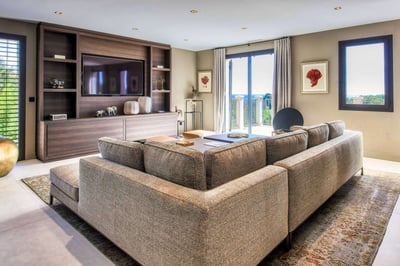 Luxury Villa Photo #8