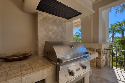 Luxury Villa Photo #6