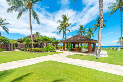 Luxury Villa Photo #32