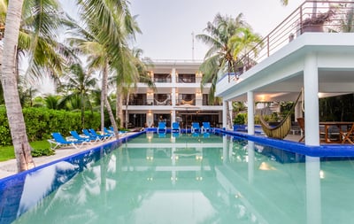 Luxury Villa Photo #4