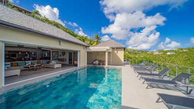 Luxury Villa Photo #3